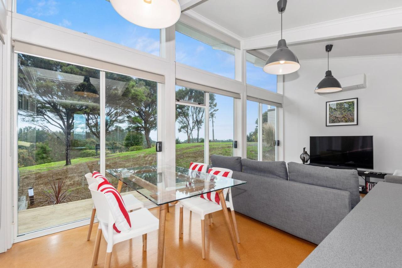 Paroa Bay Chalets - Te Whare Tui Russell Exterior photo
